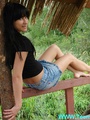 Bare feet young dark haired teen chick - Picture 13
