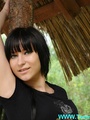 Bare feet young dark haired teen chick - Picture 14