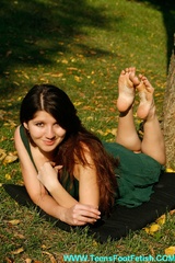 Perfect feet brunette teen in green - Sexy Women in Lingerie - Picture 8