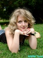 Sexy feet blonde stunner in miniskirt - Picture 11