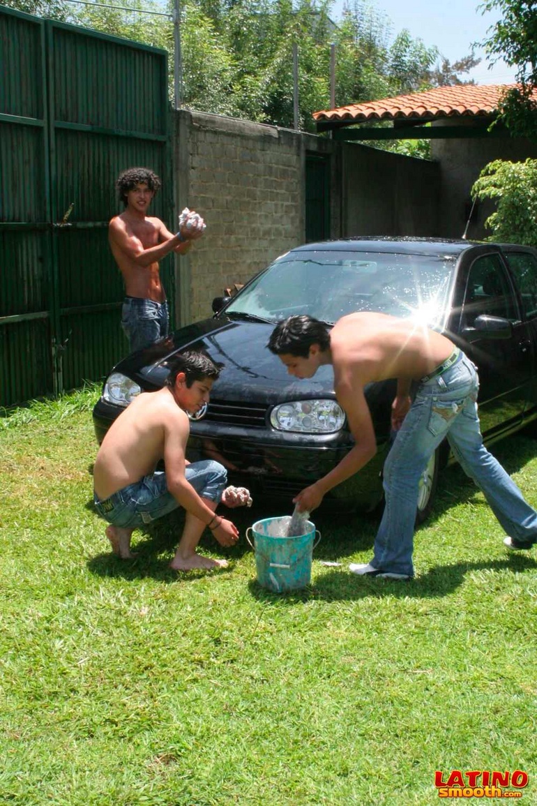 Washing a car in the yard is 100% - Sexy Women in Lingerie - Picture 3