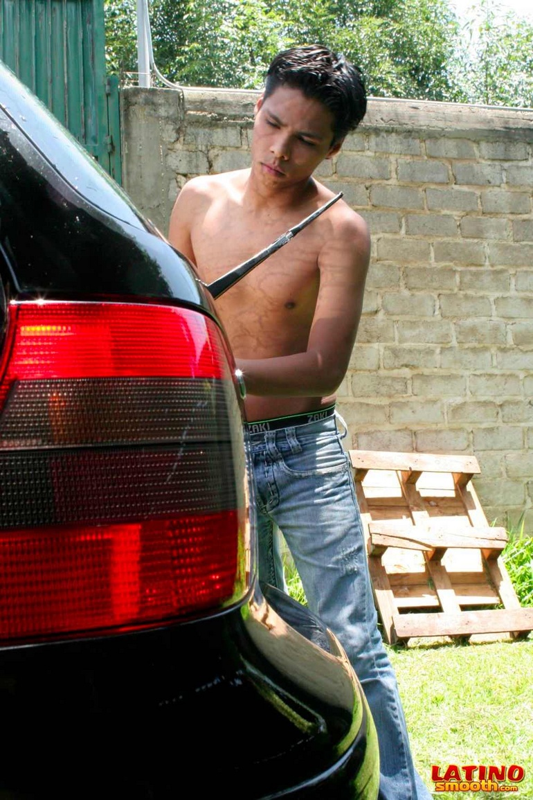 Washing a car in the yard is 100% - Sexy Women in Lingerie - Picture 4